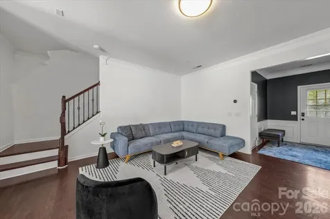 2419 Diplomat Lane Charlotte NC 28210