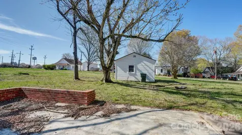 224 W Mills Avenue Mooresville NC 28115