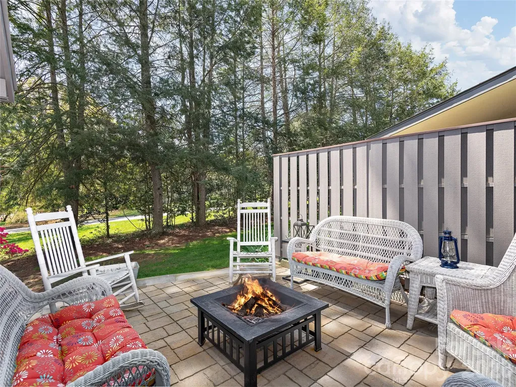 521 Crowfields Lane Asheville NC 28803