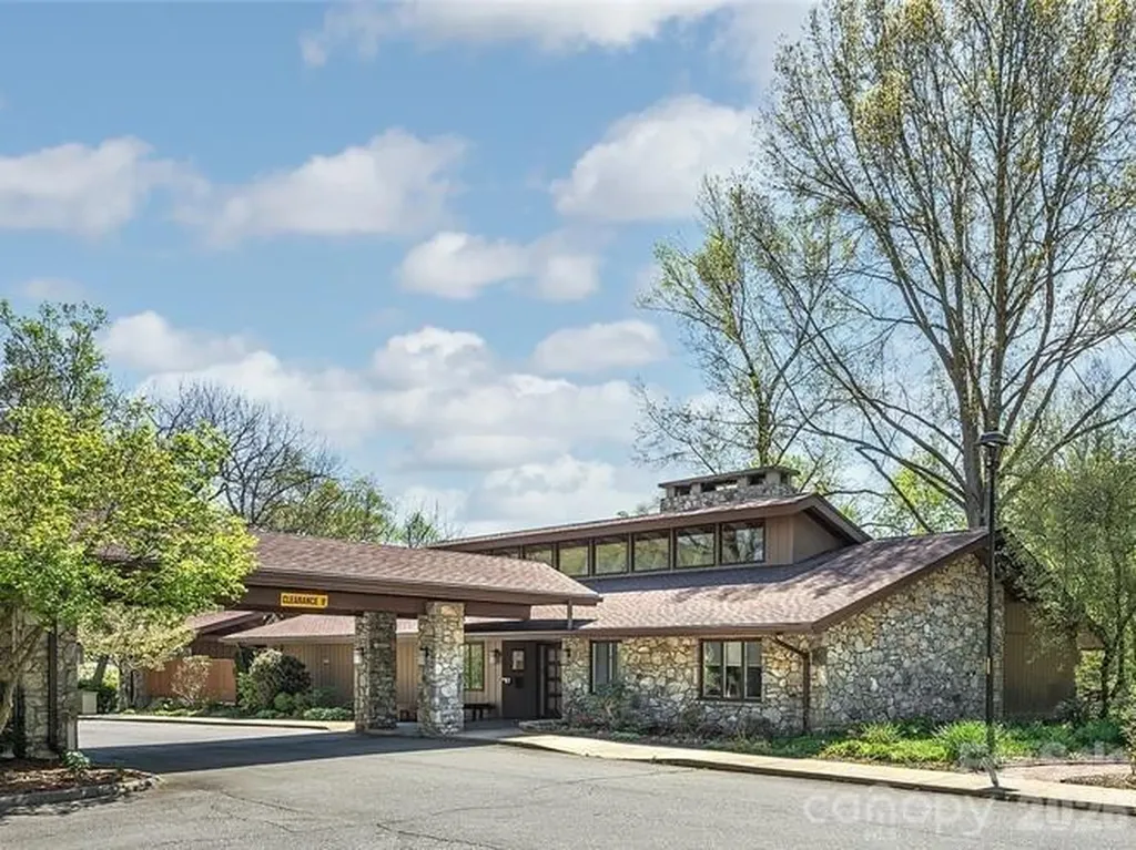 521 Crowfields Lane Asheville NC 28803