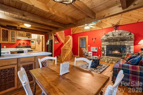 180 Grace Way Green Mountain NC 28740