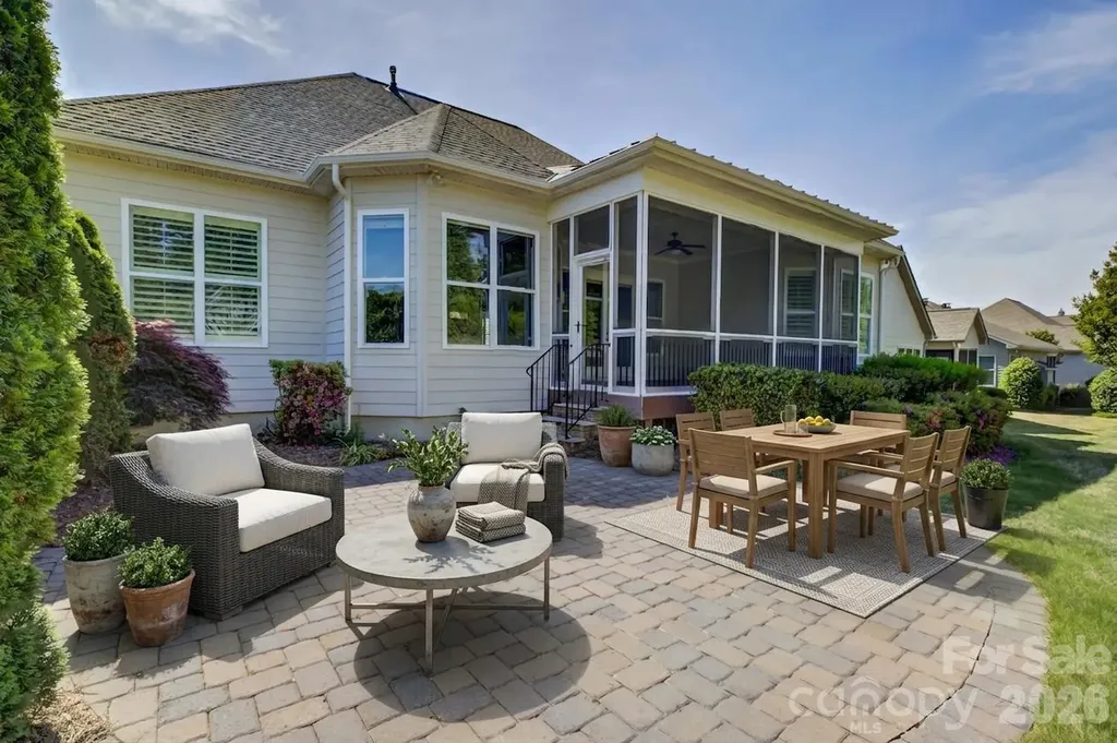 14924 High Bluff Court Charlotte NC 28278