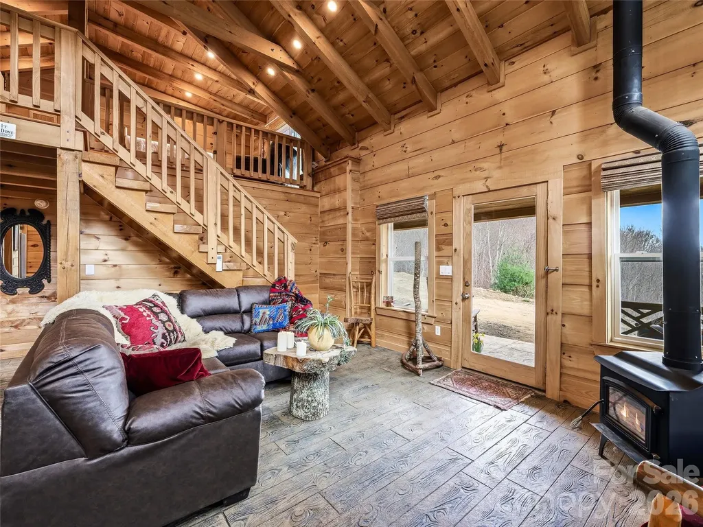 131 White Oak Way Hot Springs NC 28743