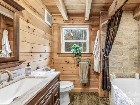 131 White Oak Way Hot Springs NC 28743