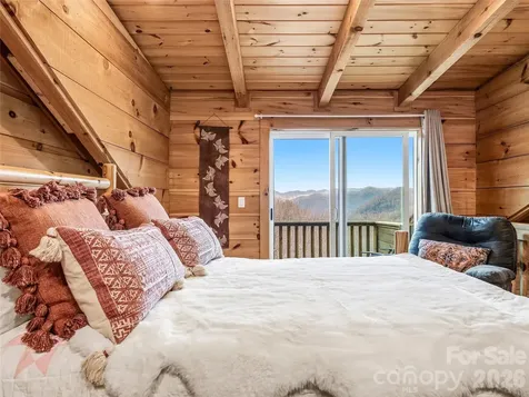 131 White Oak Way Hot Springs NC 28743