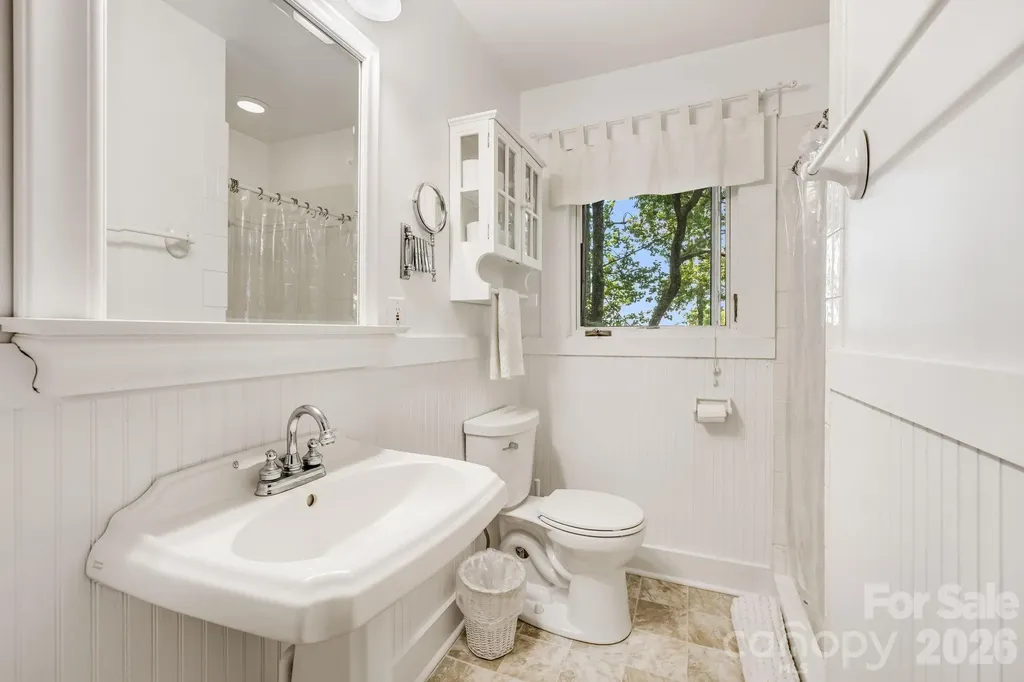 203 Laurel Lane Little Switzerland NC 28749