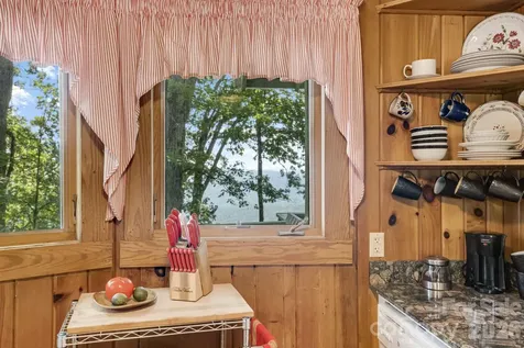 203 Laurel Lane Little Switzerland NC 28749