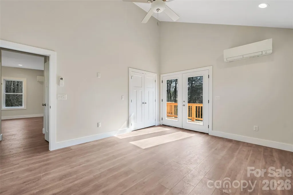 22 Ben Lippen Road Asheville NC 28806