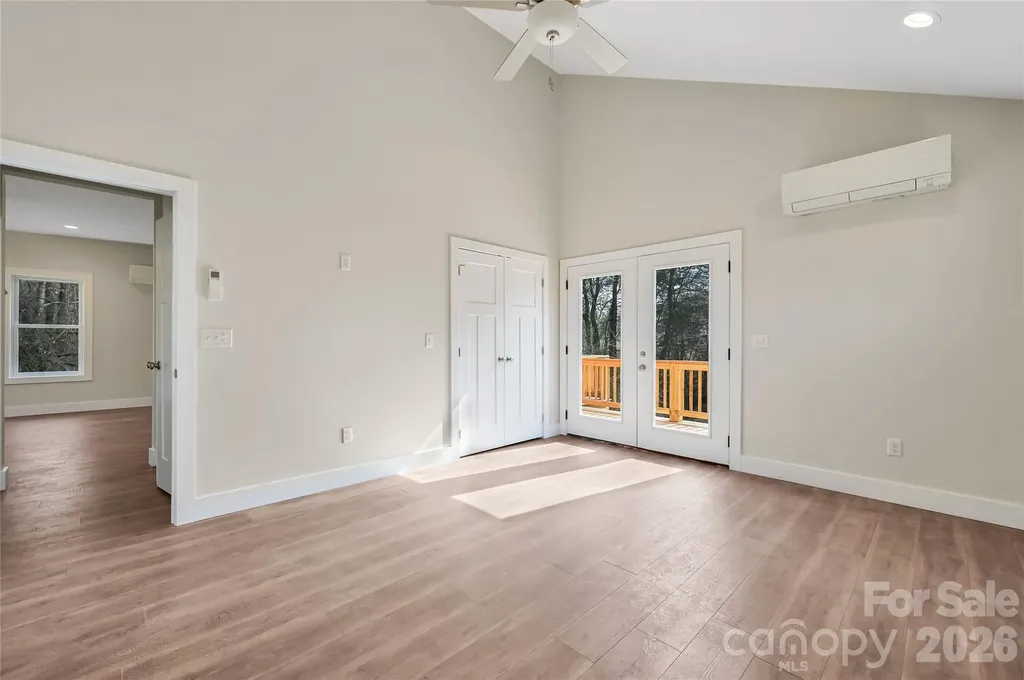 22 Ben Lippen Road Asheville NC 28806