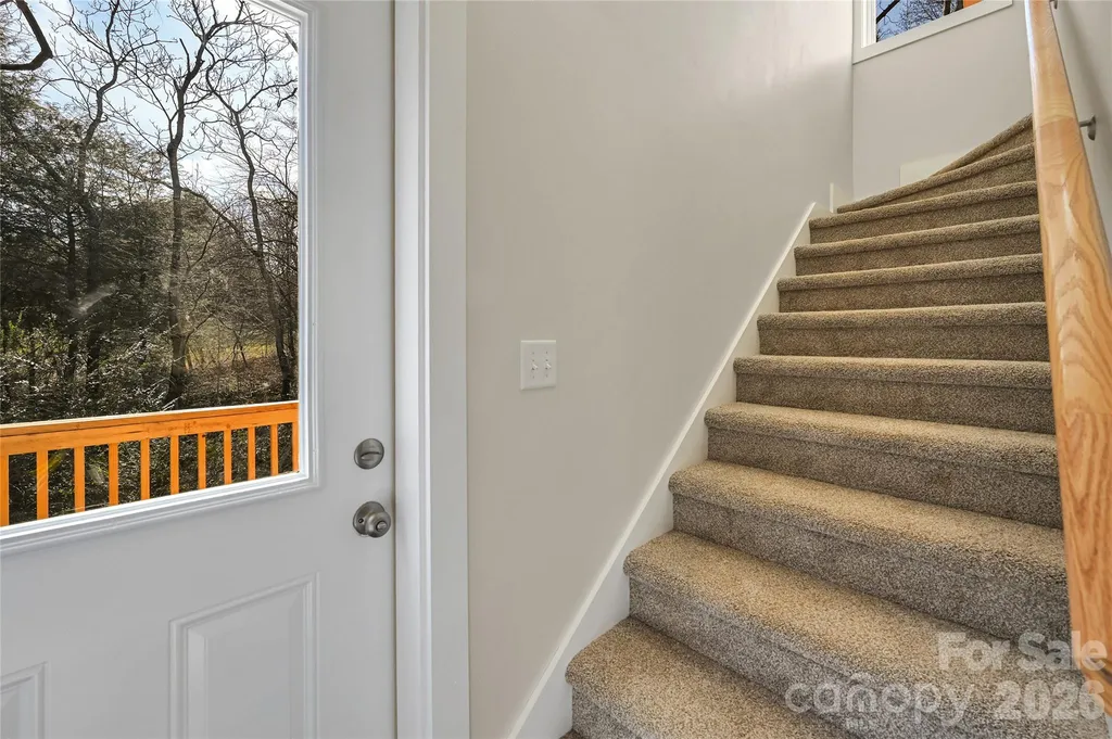 22 Ben Lippen Road Asheville NC 28806