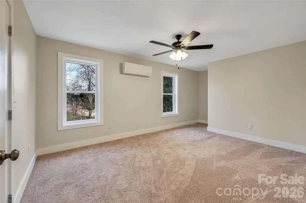 22 Ben Lippen Road Asheville NC 28806
