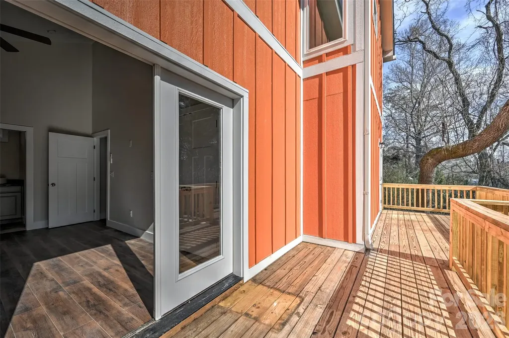 22 Ben Lippen Road Asheville NC 28806