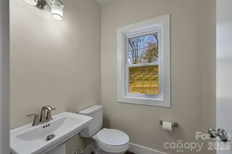 22 Ben Lippen Road Asheville NC 28806