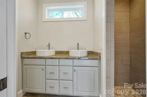 22 Ben Lippen Road Asheville NC 28806