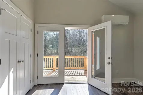 22 Ben Lippen Road Asheville NC 28806