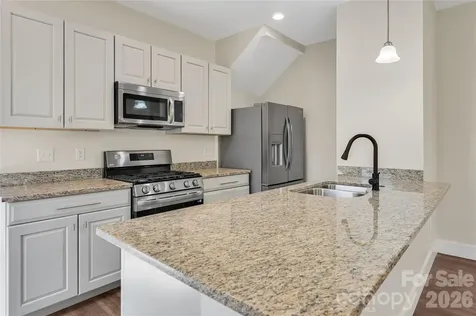 22 Ben Lippen Road Asheville NC 28806