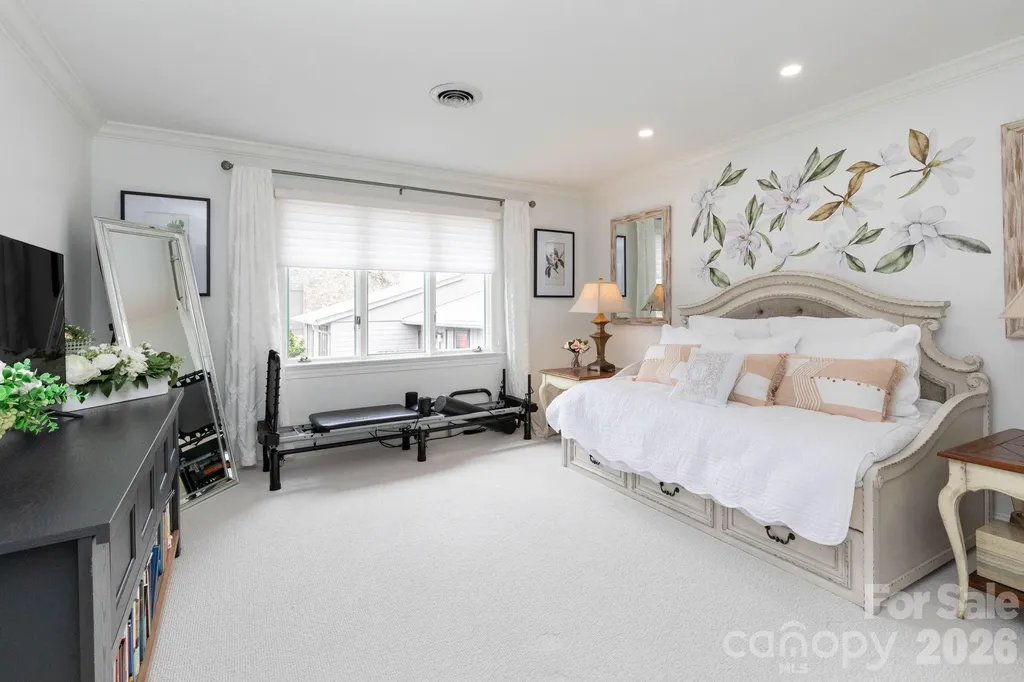 515 Crowfields Lane Asheville NC 28803