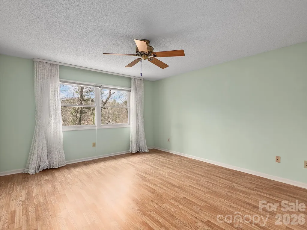 20 Cedarcliff Circle Asheville NC 28803