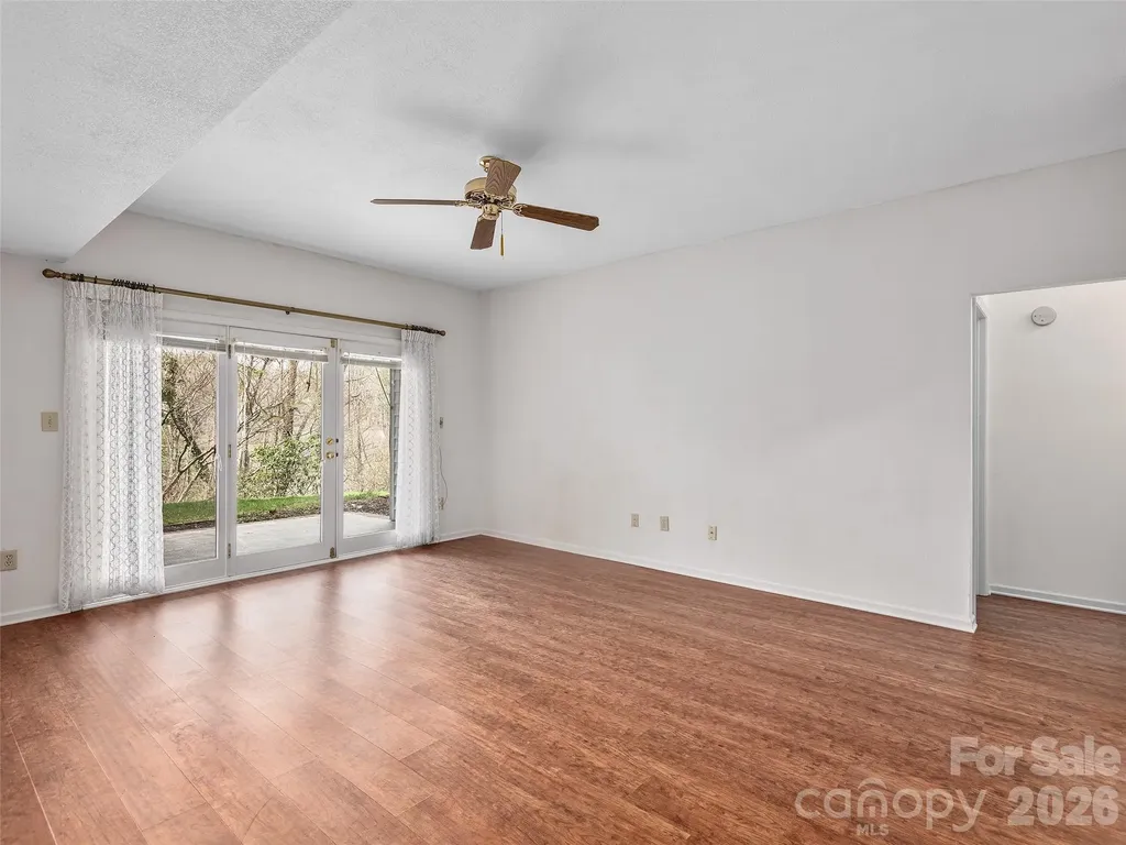 20 Cedarcliff Circle Asheville NC 28803