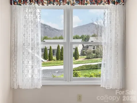 20 Cedarcliff Circle Asheville NC 28803