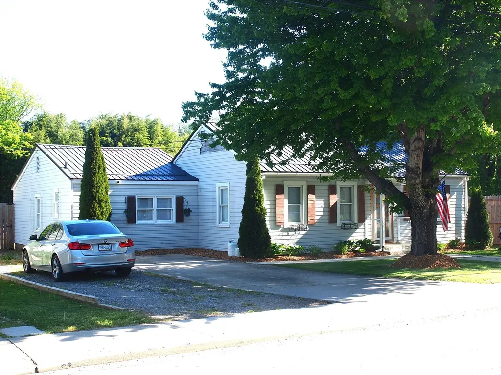 316 Hazelwood Avenue Waynesville NC 28786