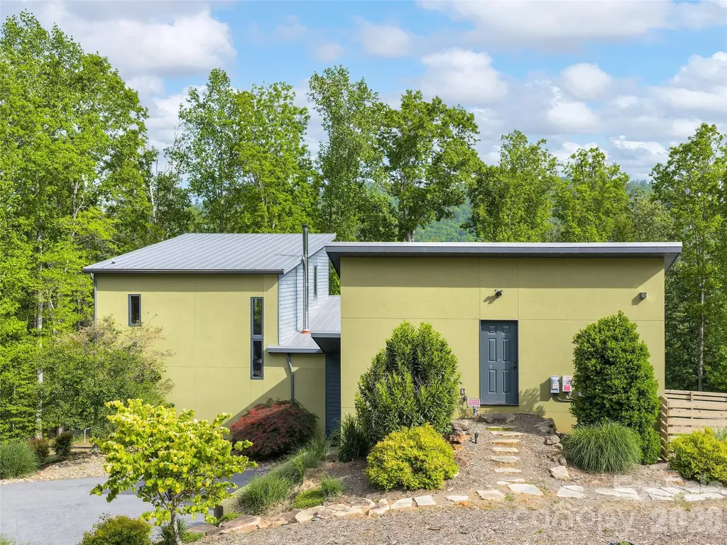 15 Sourwood Lane Fletcher NC 28732