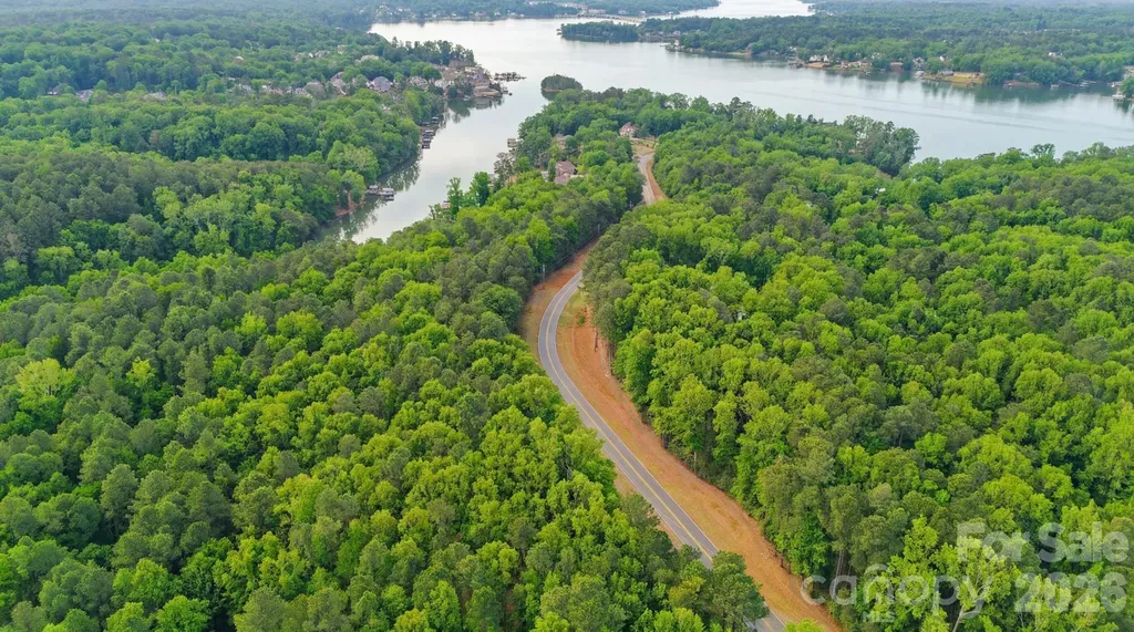 8930 Island Point Road Charlotte NC 28278