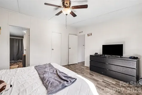 4106 Olga Court Dallas NC 28034