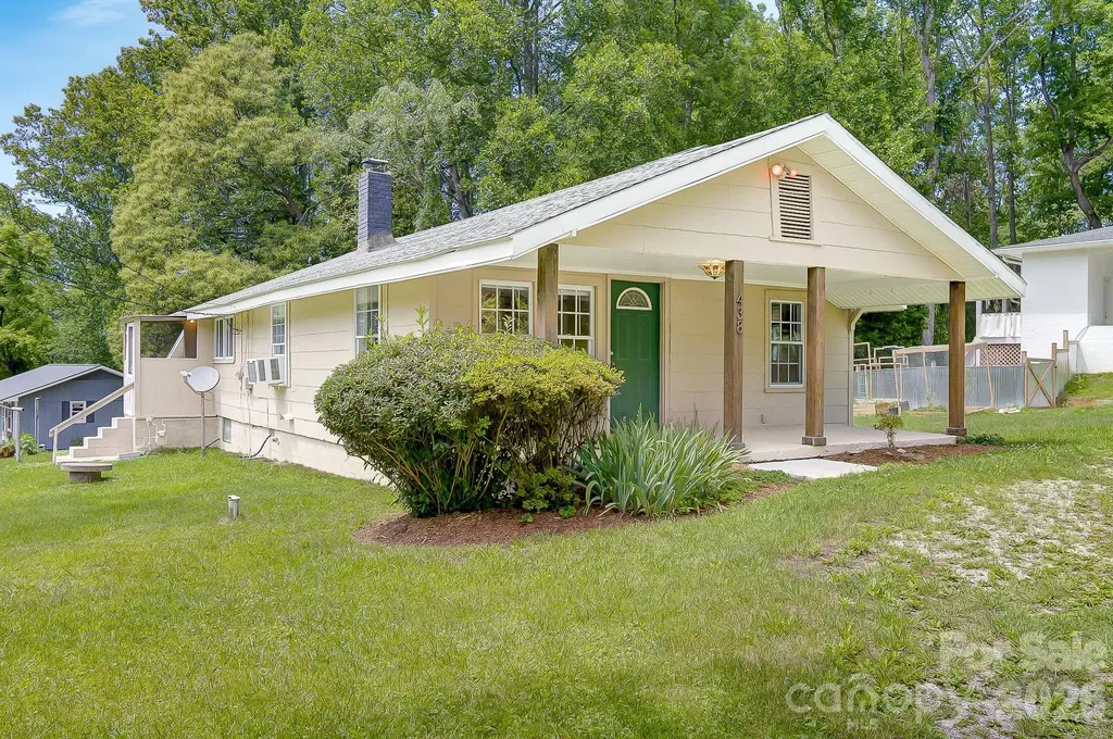 438 Loop Road Hendersonville NC 28792