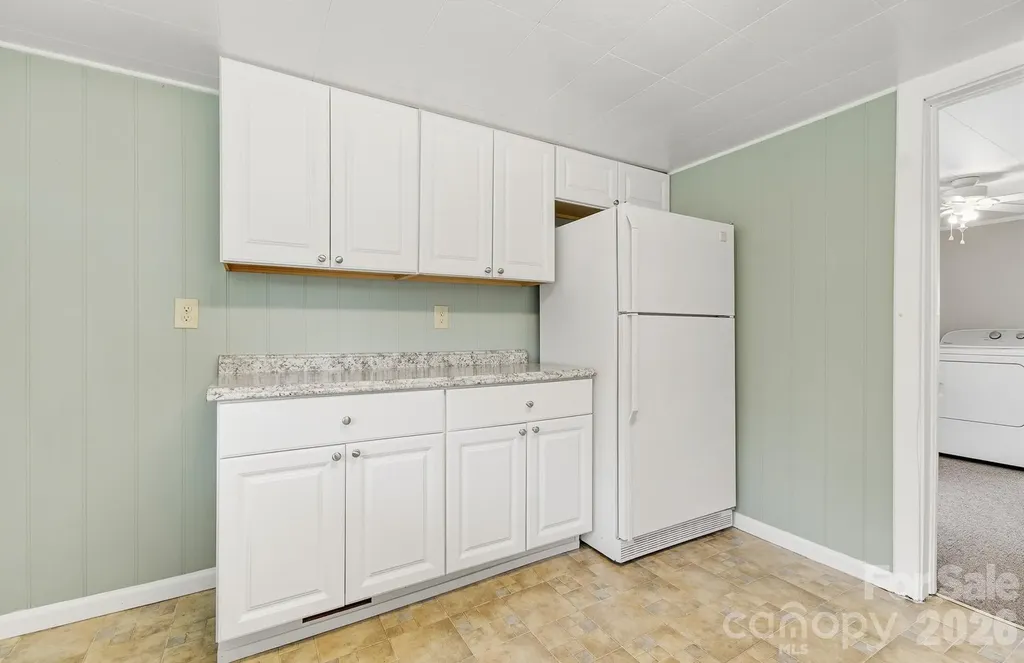 438 Loop Road Hendersonville NC 28792
