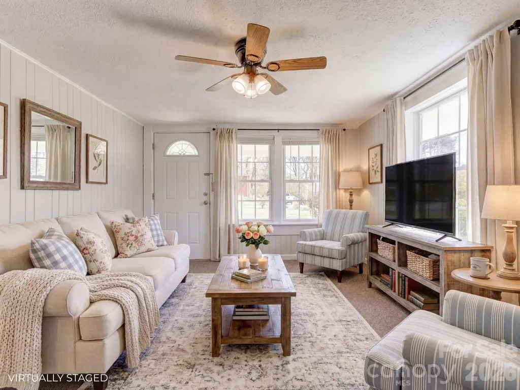 438 Loop Road Hendersonville NC 28792
