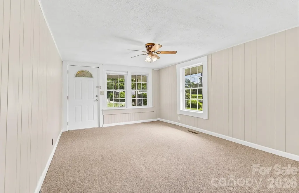 438 Loop Road Hendersonville NC 28792