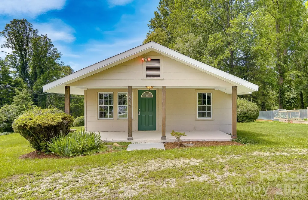 438 Loop Road Hendersonville NC 28792