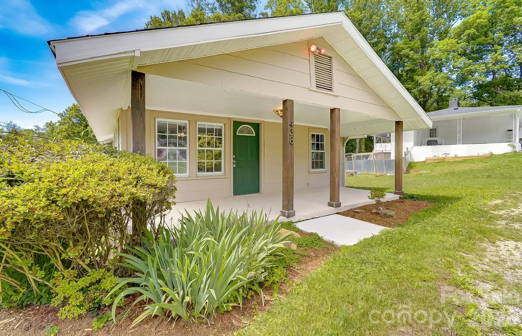 438 Loop Road Hendersonville NC 28792