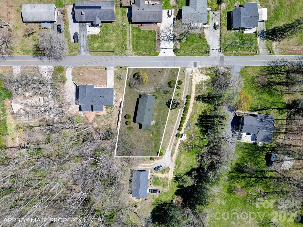 438 Loop Road Hendersonville NC 28792