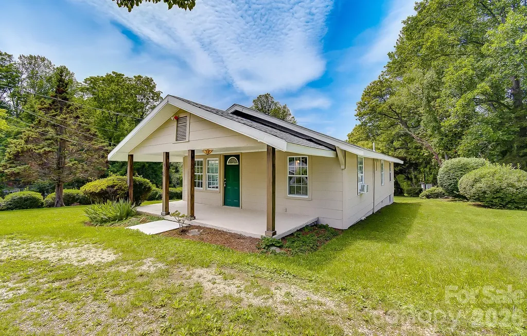 438 Loop Road Hendersonville NC 28792