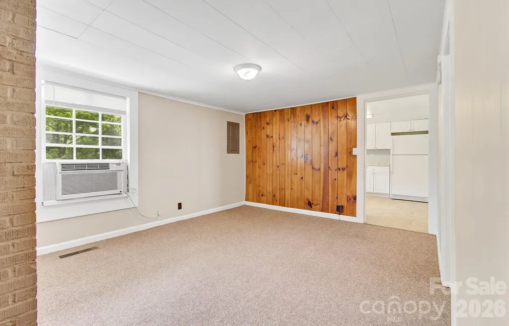 438 Loop Road Hendersonville NC 28792