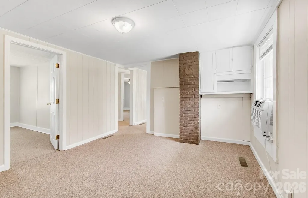 438 Loop Road Hendersonville NC 28792