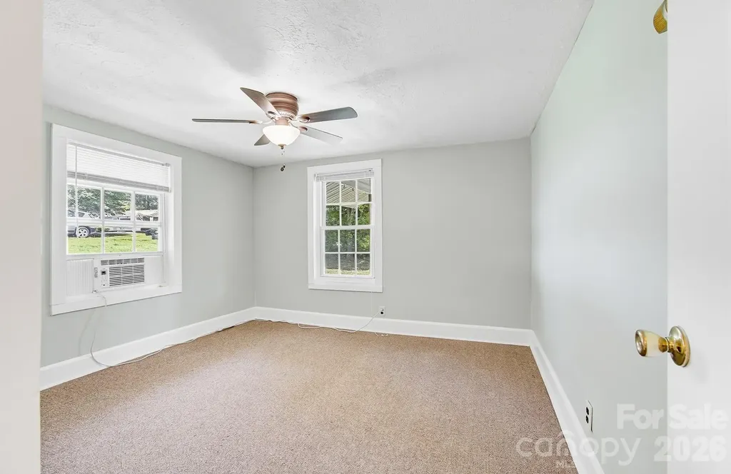 438 Loop Road Hendersonville NC 28792