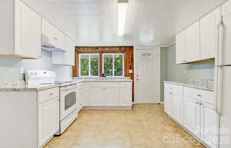 438 Loop Road Hendersonville NC 28792