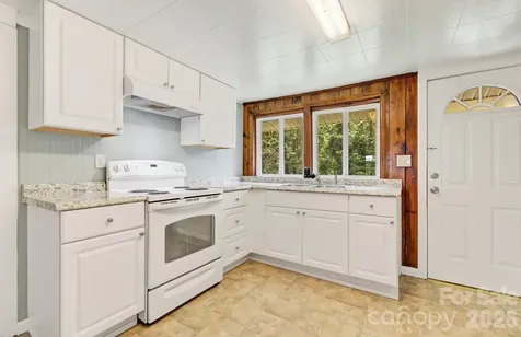 438 Loop Road Hendersonville NC 28792