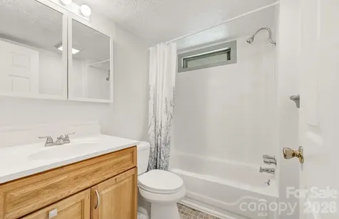 438 Loop Road Hendersonville NC 28792