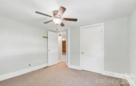 438 Loop Road Hendersonville NC 28792