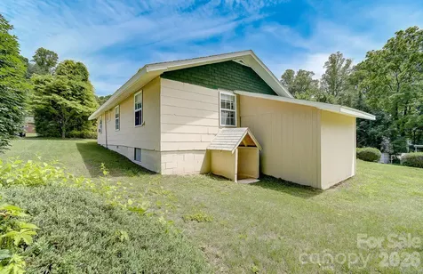 438 Loop Road Hendersonville NC 28792