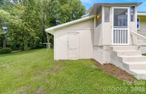 438 Loop Road Hendersonville NC 28792