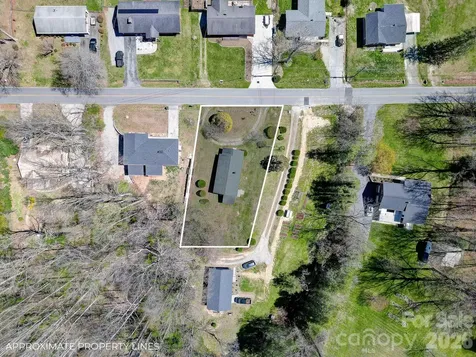 438 Loop Road Hendersonville NC 28792