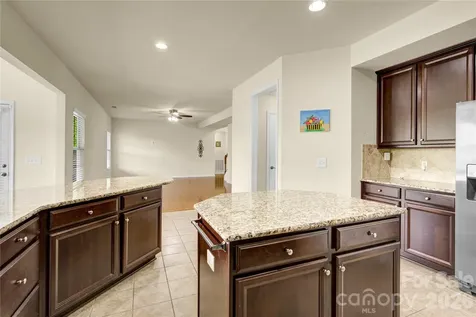817 Wingthorn Rose Drive Gastonia NC 28056