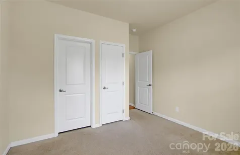 817 Wingthorn Rose Drive Gastonia NC 28056