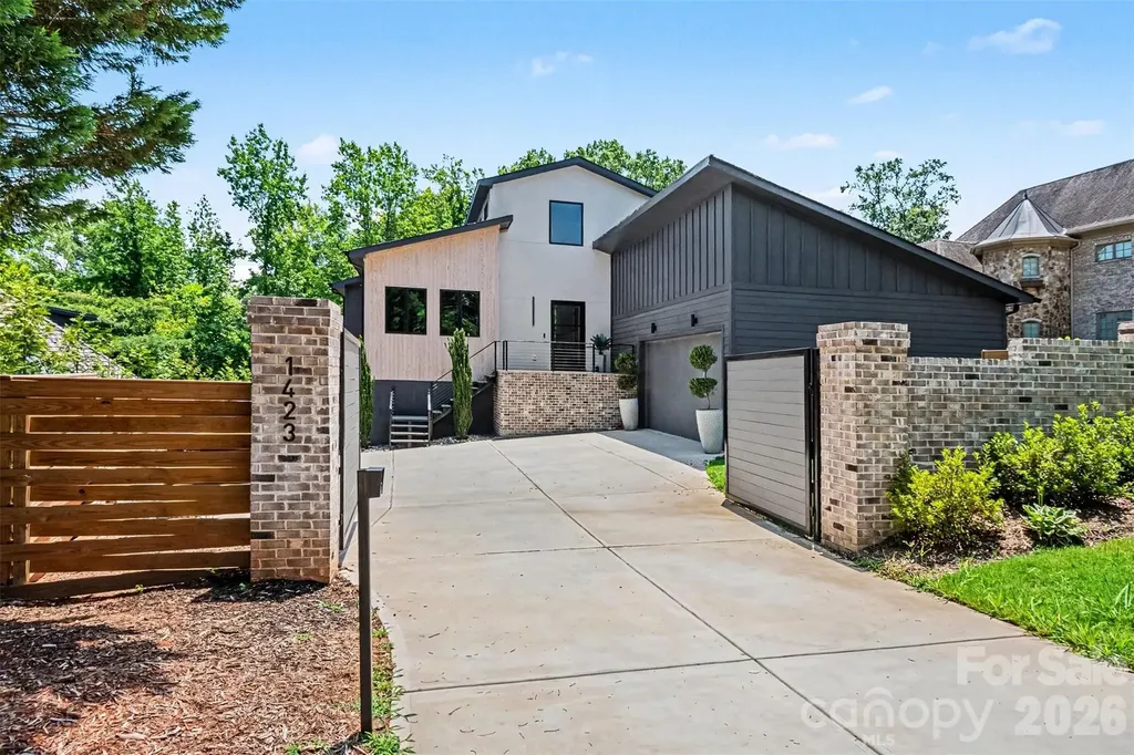 1423 S Wendover Road Charlotte NC 28211