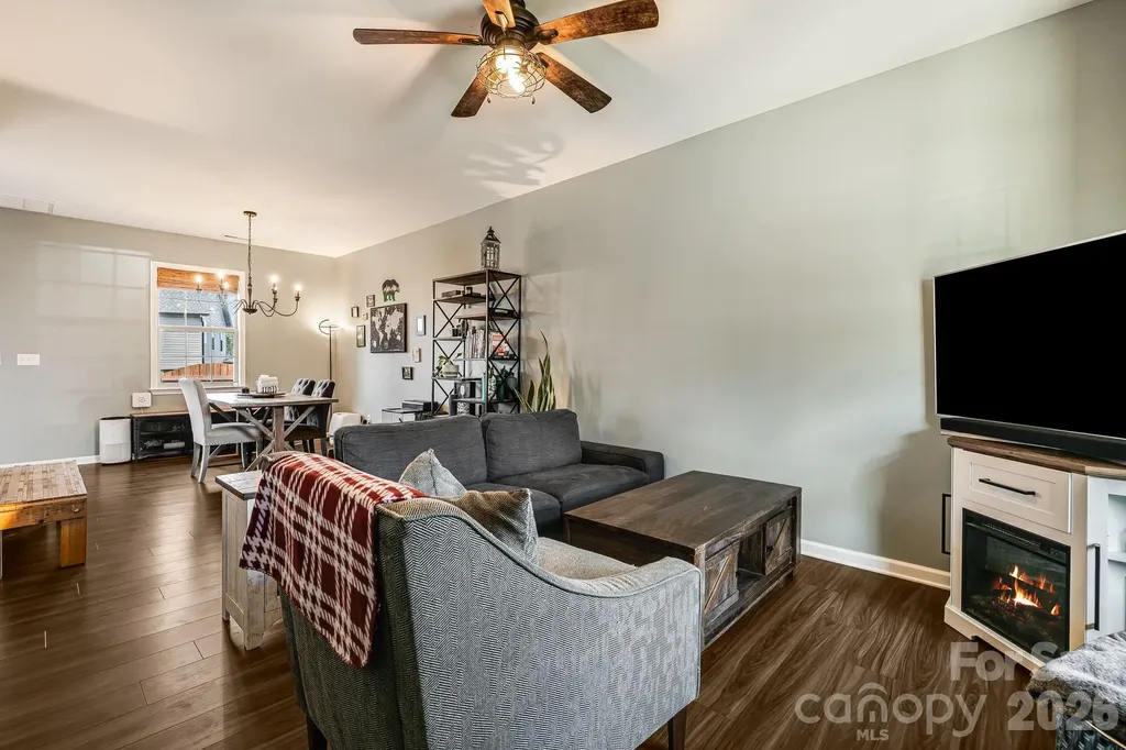 486 Cardwell Lane Fletcher NC 28732